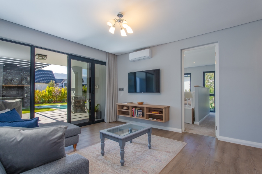 5 Bedroom Property for Sale in Val De Vie Estate Western Cape
